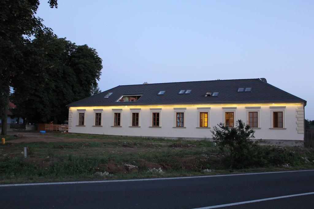 Bílý Beránek Hladov Exterior foto